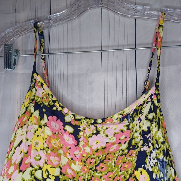 Old Navy Floral Spaghetti Strap Top - Picture 2 of 9